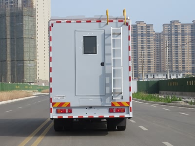 汕德卡凈水車(chē)