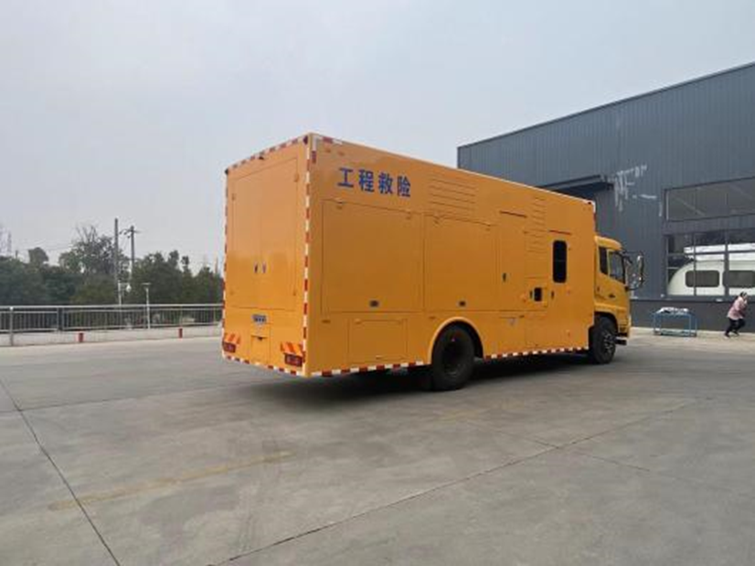 程力牌東風(fēng)天錦4000方排水車(chē)