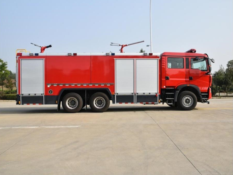 11噸   國六  豪沃TX7后雙橋干粉泡沫聯(lián)用消防車